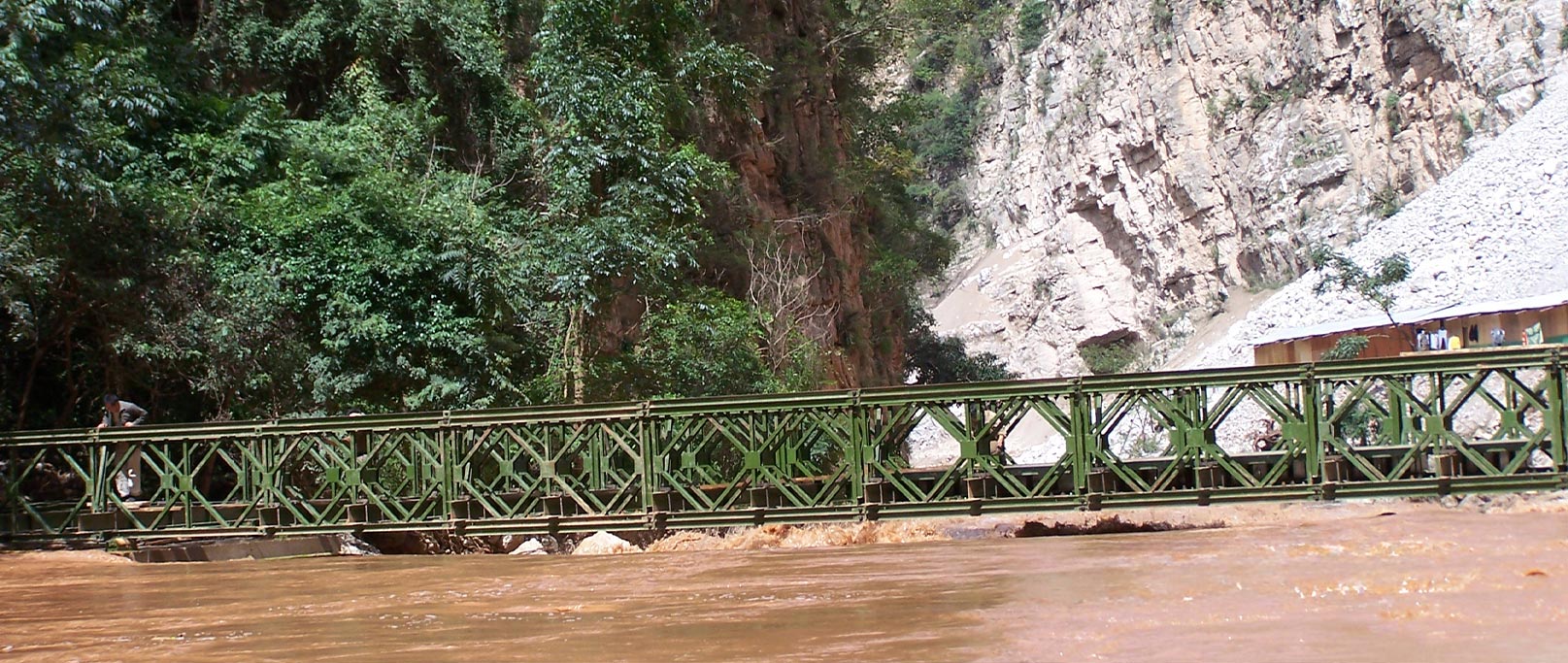 Pudu folyó acélhíd Luquan megyében, Yunnan államban